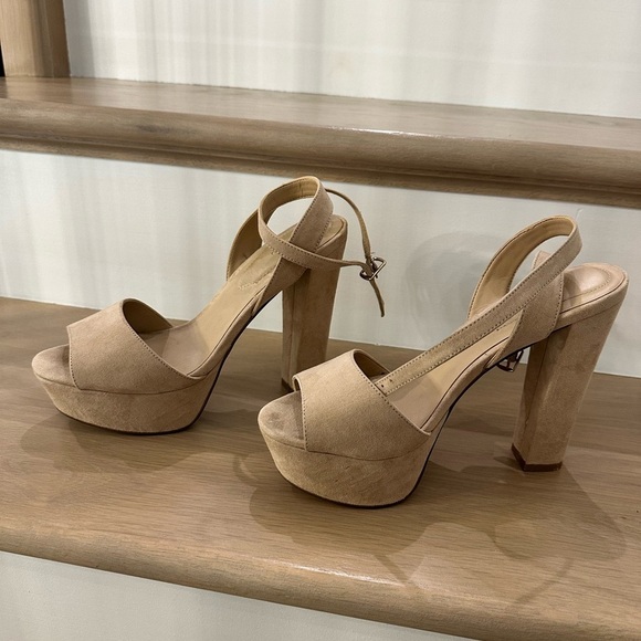 Aldo Platform Nude Velvet Heels with crossover ankle strap-size 8 - Picture 2 of 5